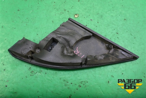 Накладка двери передней правой уголок (0K30C69115) для Kia Rio с 1999-2005г