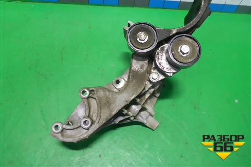 Кронштейн генератора (1.6л K7MA812) (8200941114) для Renault Logan II с 2012г