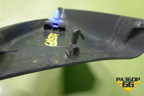 Накладка двери передней левой уголок (802930417R) для Renault Logan II с 2012г