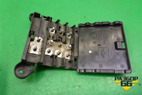 Блок предохранителей подкапотный (4G0937517A) для Audi A6 (C7) с 2011-2018г