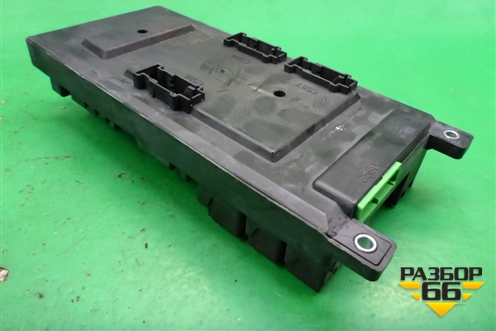 Блок предохранителей салонный (YQE500420) для Land Rover Range Rover Sport с 2005-2012г
