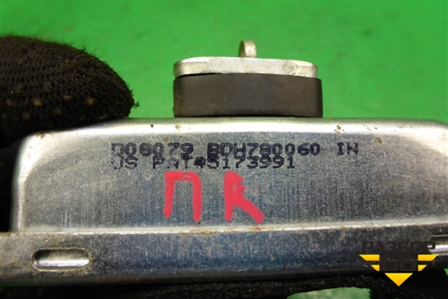 Ограничитель двери задней левой (BDH780060) для Land Rover Range Rover Sport с 2005-2012г