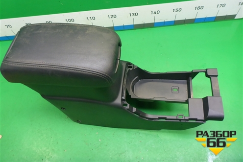 Подлокотник (8011A0837) для Mitsubishi Outlander XL с 2006-2012г