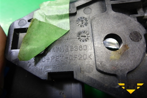 Ручка внутренняя двери передней правой (MN105360) для Mitsubishi Outlander XL с 2006-2012г