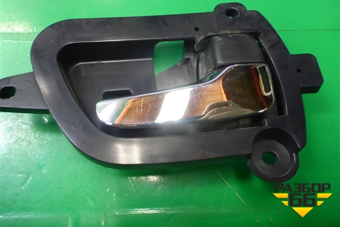 Ручка внутренняя двери передней правой (MN105360) для Mitsubishi Outlander XL с 2006-2012г