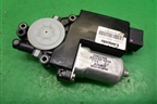 Моторчик люка (8331004050) для Mitsubishi Outlander XL с 2006-2012г