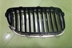 Решетка радиатора левая (до 2013г) (51137200727) для BMW 5-серия F10/F11 с 2009-2016г