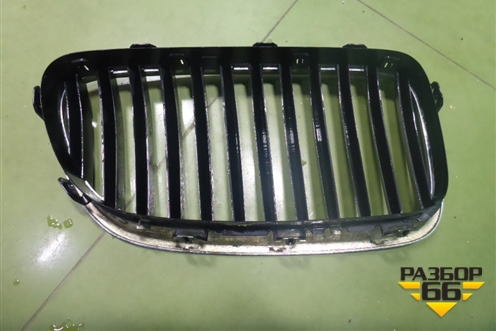 Решетка радиатора левая (до 2013г) (51137200727) для BMW 5-серия F10/F11 с 2009-2016г