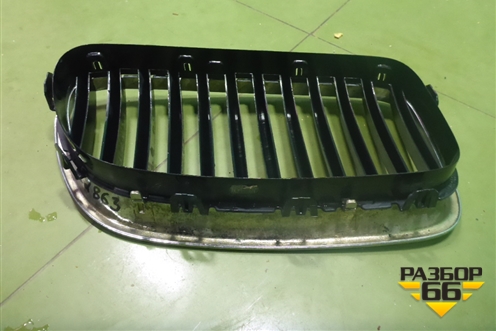 Решетка радиатора левая (до 2013г) (51137200727) для BMW 5-серия F10/F11 с 2009-2016г