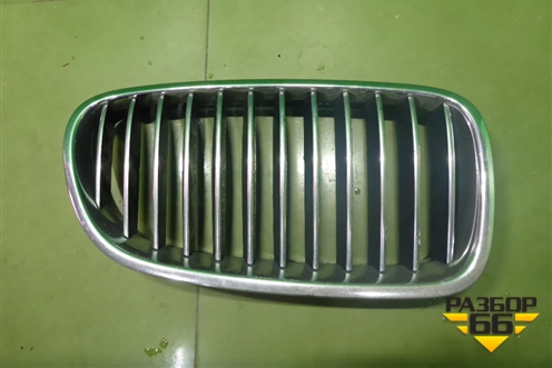 Решетка радиатора правая (до 2013г) (51137200728) для BMW 5-серия F10/F11 с 2009-2016г