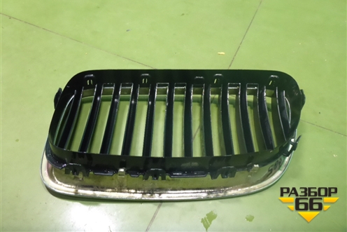 Решетка радиатора правая (до 2013г) (51137200728) для BMW 5-серия F10/F11 с 2009-2016г