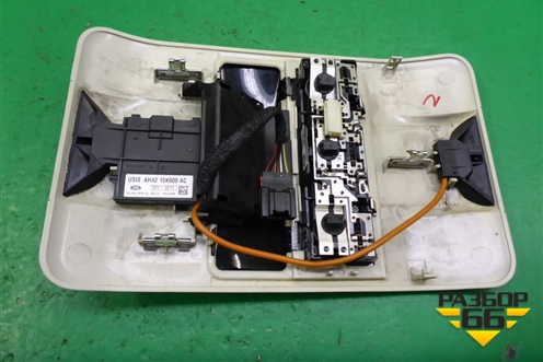 Плафон салонный задний (FHB500170XXX) для Land Rover Range Rover 3 с 2002-2012г
