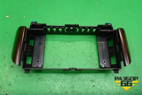 Рамка магнитолы (AH4210E892AA) для Land Rover Range Rover 3 с 2002-2012г
