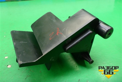 Кронштейн противооткатного упора (71111097068) для Land Rover Range Rover 3 с 2002-2012г
