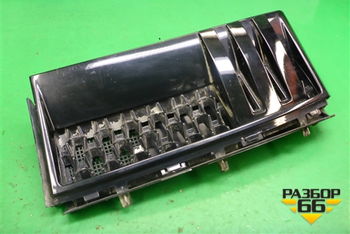 Накладка переднего крыла правого (AH4216A415BB) для Land Rover Range Rover 3 с 2002-2012г