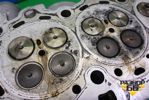 Головка блока цилиндров (левая 448DT , 4.4л) для Land Rover Range Rover 3 с 2002-2012г