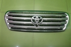 Решетка радиатора (после 2012г до 2015г под камеру) (5311460110) для Toyota Land Cruiser (200) с 2008г