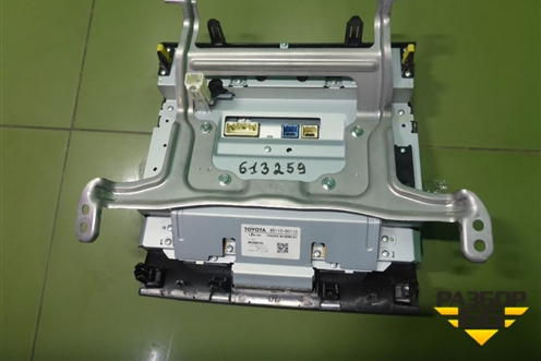 Магнитола (панель управления) (8611060110) для Toyota Land Cruiser (200) с 2008г