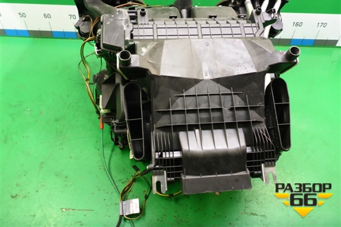 Корпус отопителя (AH4218C424AA) для Land Rover Range Rover 3 с 2002-2012г