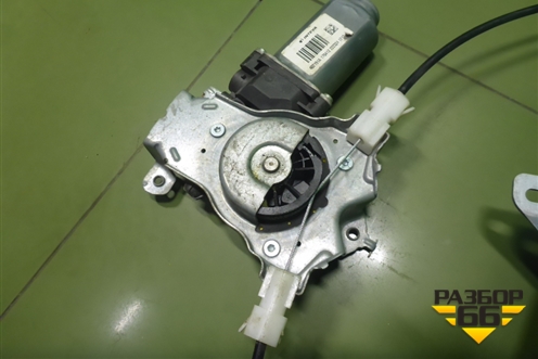 Стеклоподъёмник электрический задний левый для Nissan Qashqai (J10E) с 2006-2013г