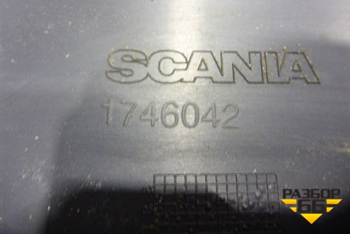 Обшивка стойки центральная левая (1746042) для Scania  5 R Series с 2004-2016г