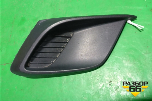 Накладка переднего бампера правая (BHN150C11) для Mazda Mazda 3 (BM) с 2013-2019г