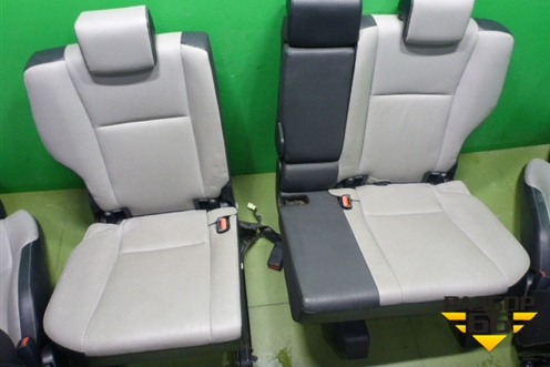 Сиденья комплект для Toyota Rav-4 с 2012-2019г