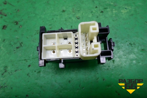 Кнопка стеклоподъёмника для Toyota Rav-4 с 2012-2019г