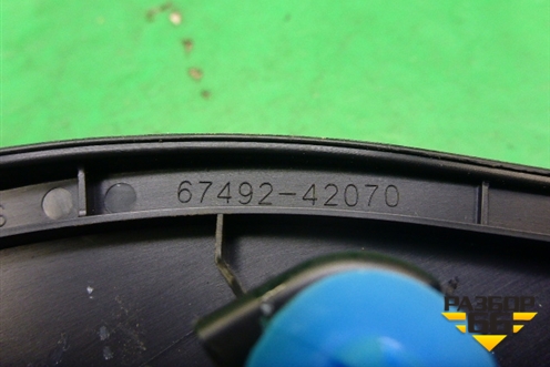 Накладка двери передней левой уголок (6749242070) для Toyota Rav-4 с 2012-2019г