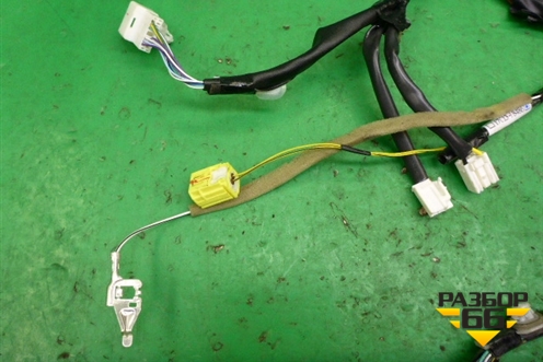 Проводка двери передней правой (8215142E40) для Toyota Rav-4 с 2012-2019г