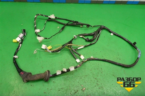 Проводка двери передней правой (8215142E40) для Toyota Rav-4 с 2012-2019г