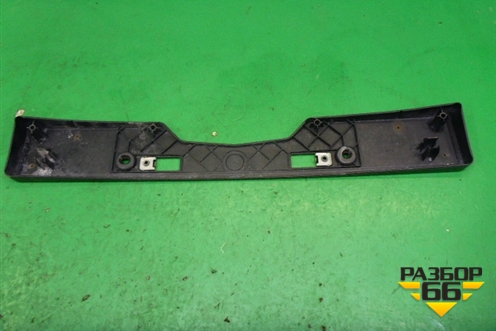 Рамка под номер (после 2015г) (5211442120) для Toyota Rav-4 с 2012-2019г