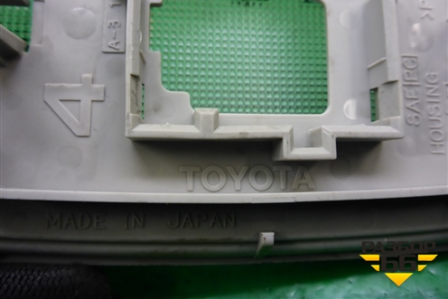Плафон салонный центральный для Toyota Rav-4 с 2012-2019г