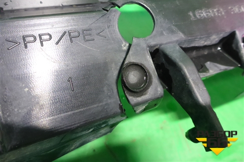 Дефлектор радиатора нижний (1668336070) для Toyota Rav-4 с 2012-2019г