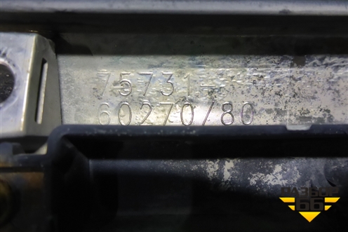Накладка двери передней правой (после 2015г) (7574160290) для Toyota Land Cruiser (200) с 2008г