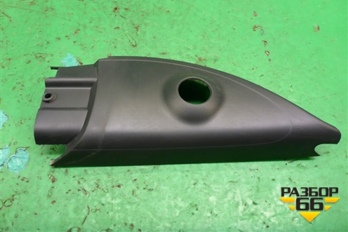 Накладка двери передней правой уголок (6RU837974) для Volkswagen Polo (седан) с 2010г