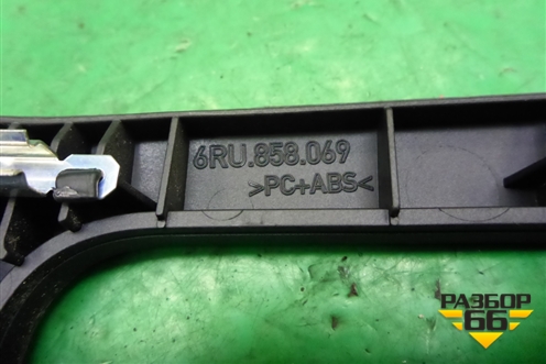 Рамка магнитолы (6RU858069) для Volkswagen Polo (седан) с 2010г