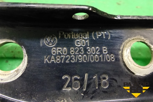 Петля капота правая (6R0823302B) для Volkswagen Polo (седан) с 2010г