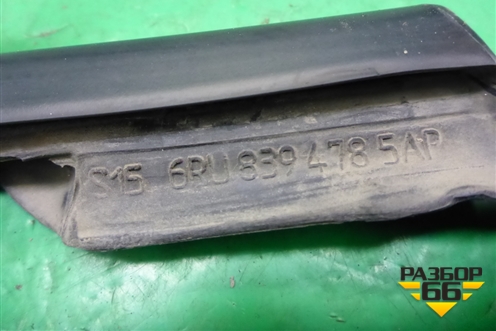 Накладка стекла заднего правого (6RU839478) для Volkswagen Polo (седан) с 2010г