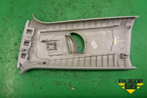 Обшивка стойки центральная верхняя правая (6RU867244E) для Volkswagen Polo (седан) с 2010г