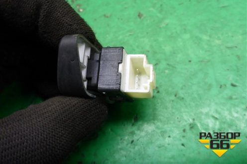 Кнопка центрального замка (6R1962125A) для Volkswagen Polo (седан) с 2010г