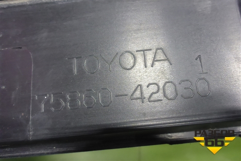 Накладка на порог наружная левая (7586042030) для Toyota Rav-4 с 2018г