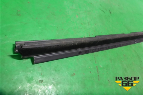 Накладка стекла заднего левого (внутренняя) (3U5839471AB41) для Skoda Superb с 2001-2008г