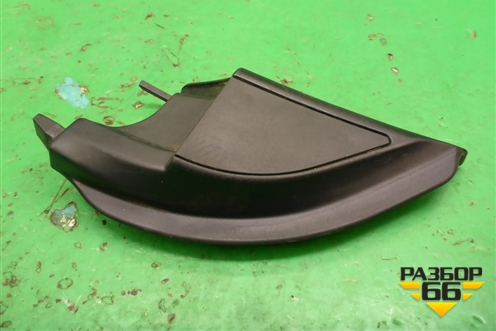 Накладка двери передней левой уголок (MR441633) для Mitsubishi Lancer-9  с 2003-2008г