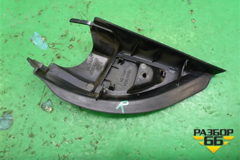 Накладка двери передней правой уголок (MR441634) для Mitsubishi Lancer-9  с 2003-2008г