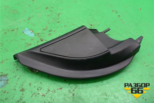 Накладка двери передней правой уголок (MR441634) для Mitsubishi Lancer-9  с 2003-2008г