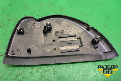 Накладка на торпедо (боковая правая) (3B0858036C) для Skoda Superb с 2001-2008г