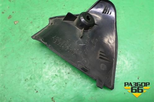 Накладка внутренняя (на консоль левая) (3U1858207) для Skoda Superb с 2001-2008г