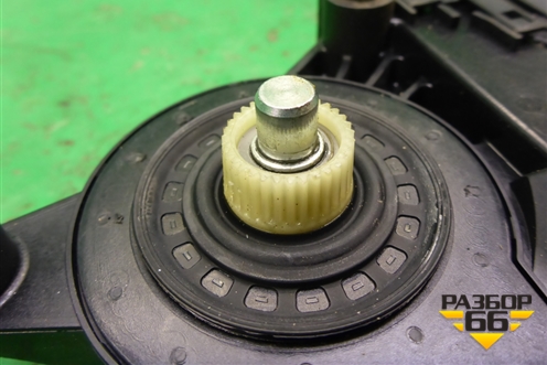 Моторчик стеклоподъёмника задний правый (3U0959812) для Skoda Superb с 2001-2008г