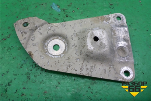 Кронштейн подрамника правый (8D0399542E) для Skoda Superb с 2001-2008г